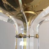 Rare lampadaire de parquet en laiton doré et plexiglass
