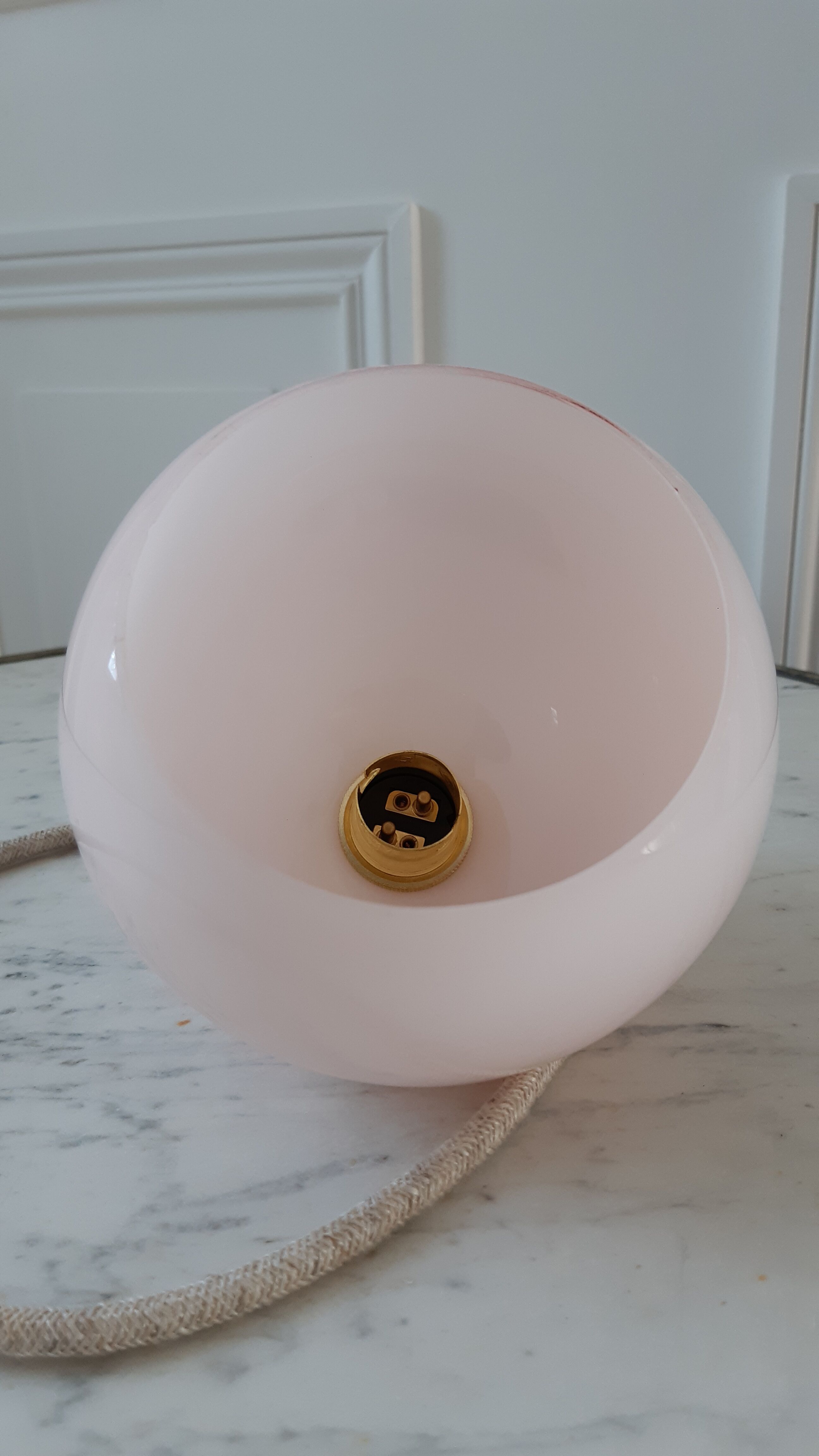 Round suspension in powder pink opaline 40-50s