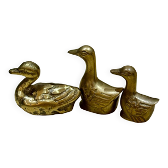 Trois petits canards en laiton ancien