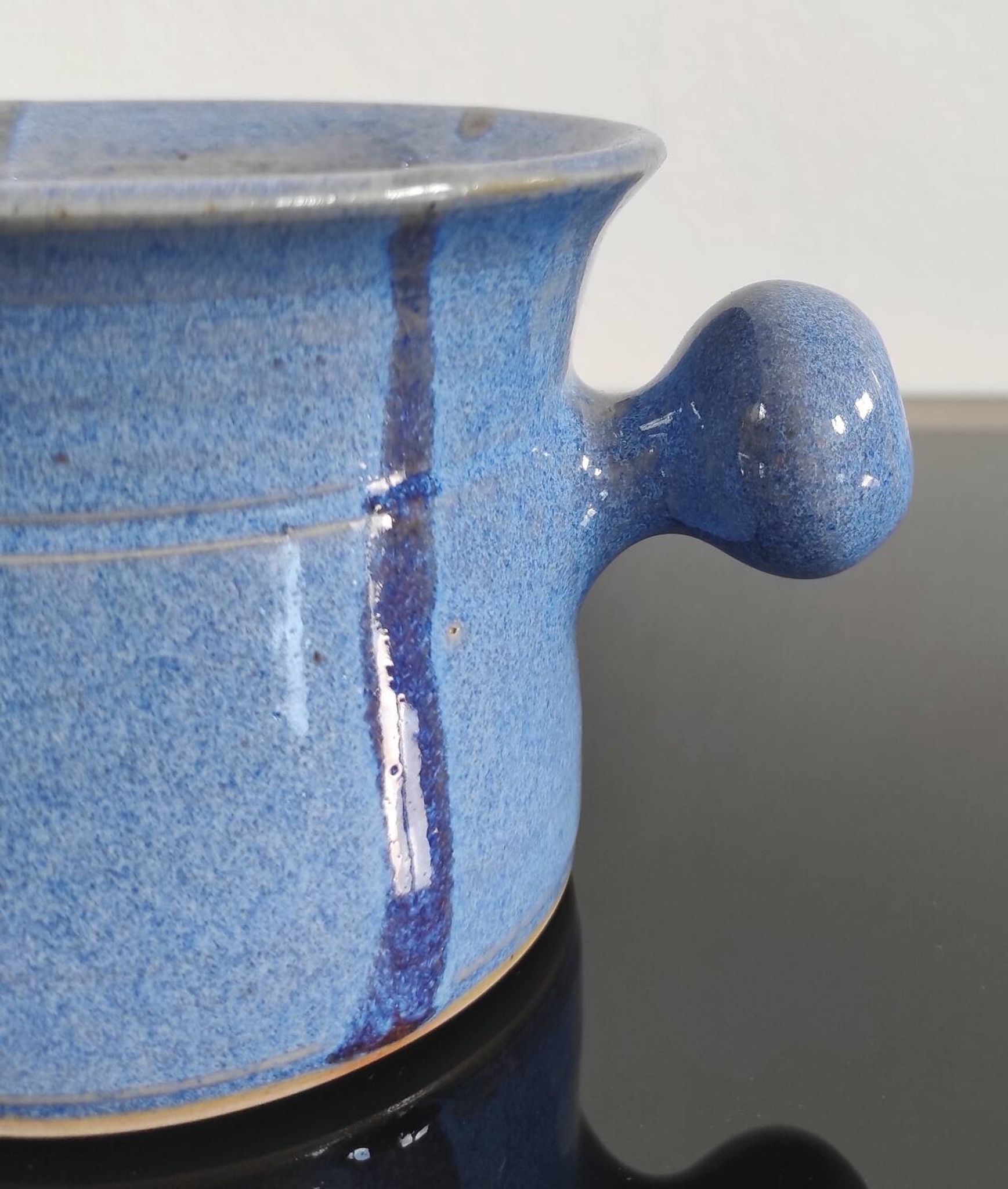 Tasse /  bolle vintage en grès émaillé, signé