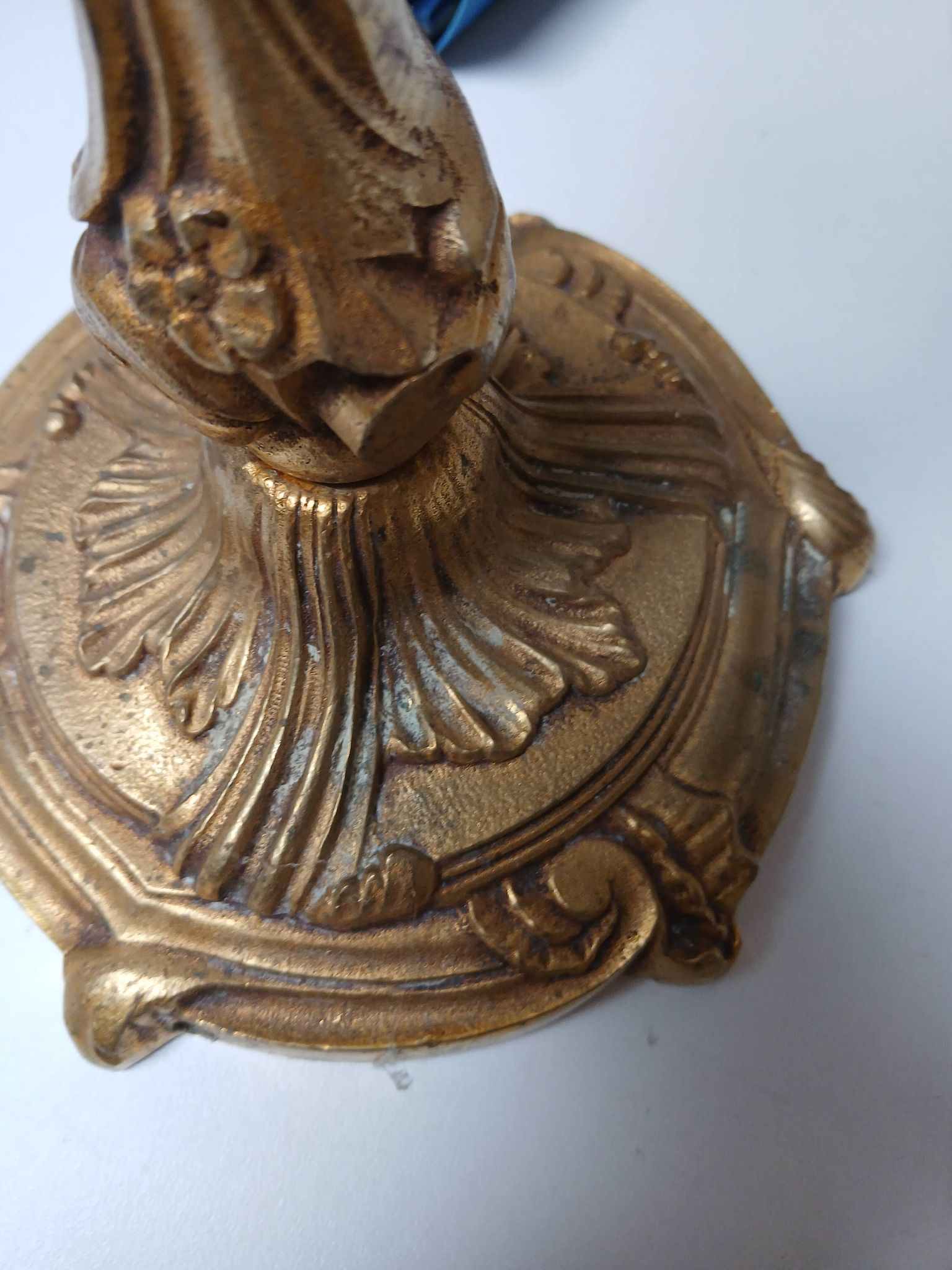 Bronze lamp base, rocaille and voluptuous decor