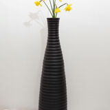 Vase en terre brun et or