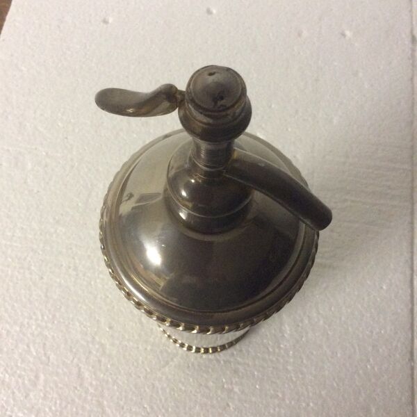 Siphon ancien en métal argenté