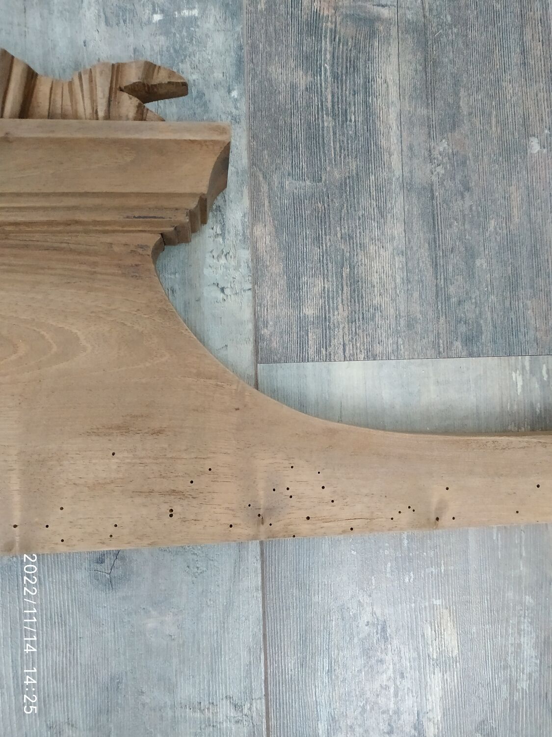 Cabinet pediment