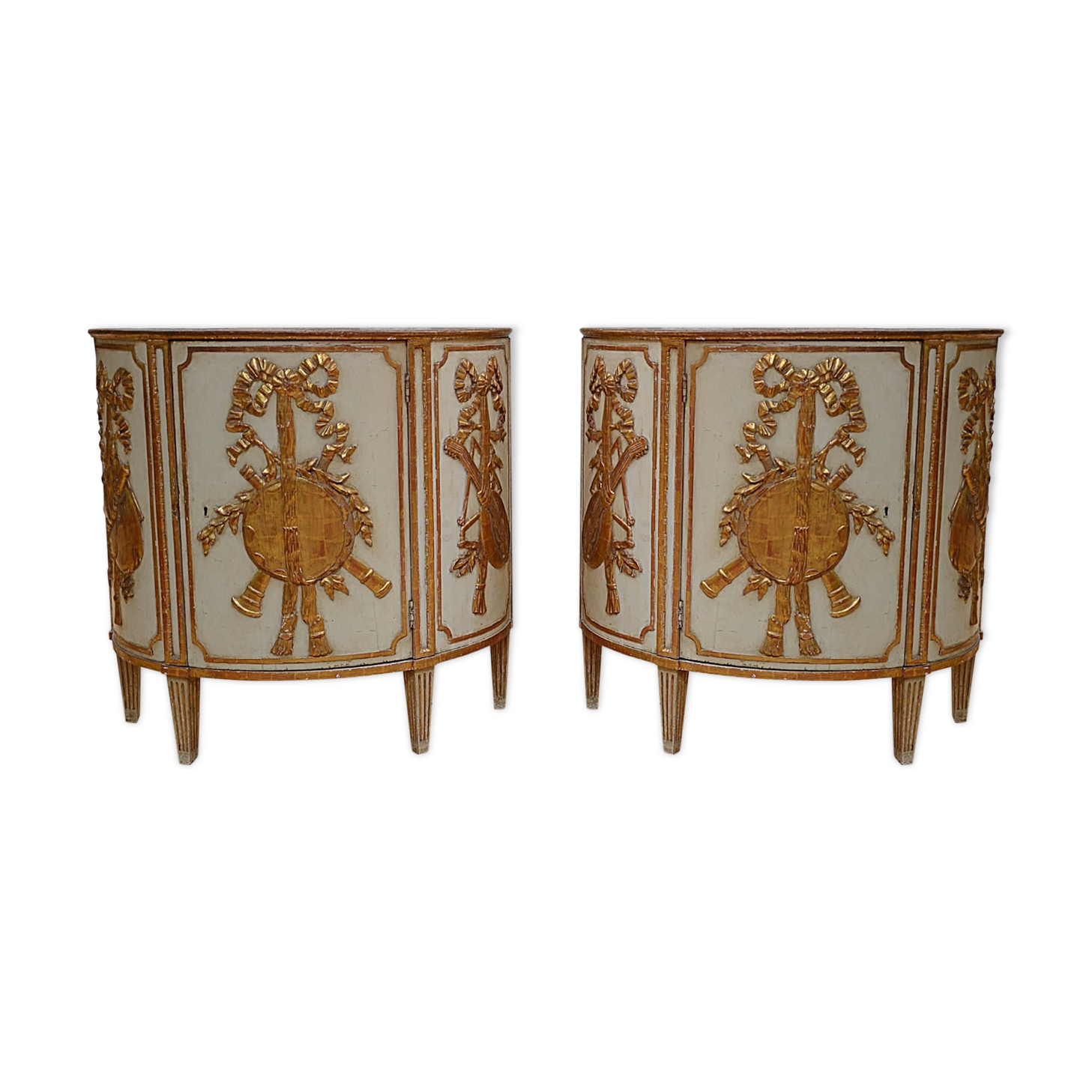 Paire de cabinets  italiens demi-lune