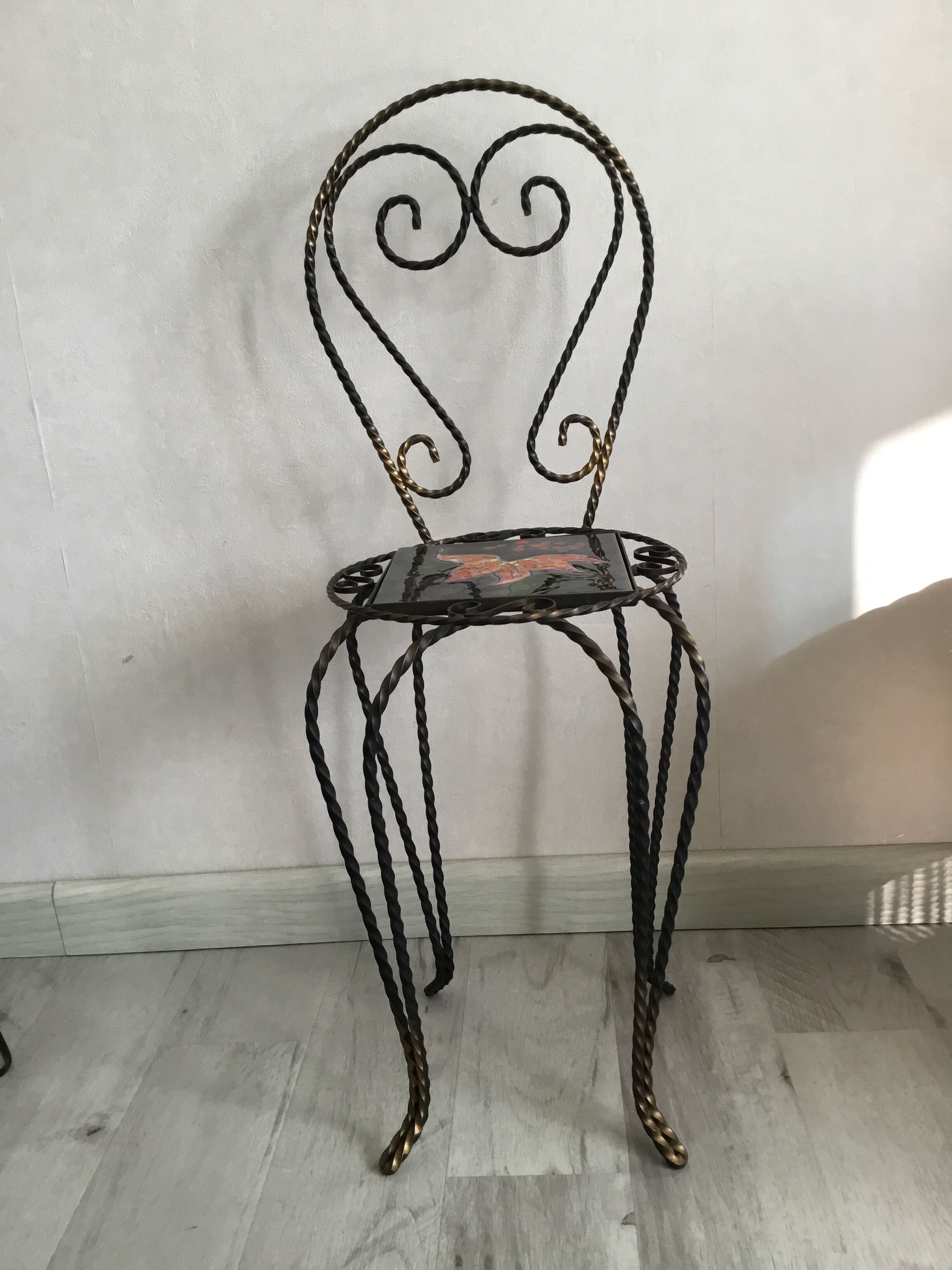 Vallauris harness in the shape of a chair