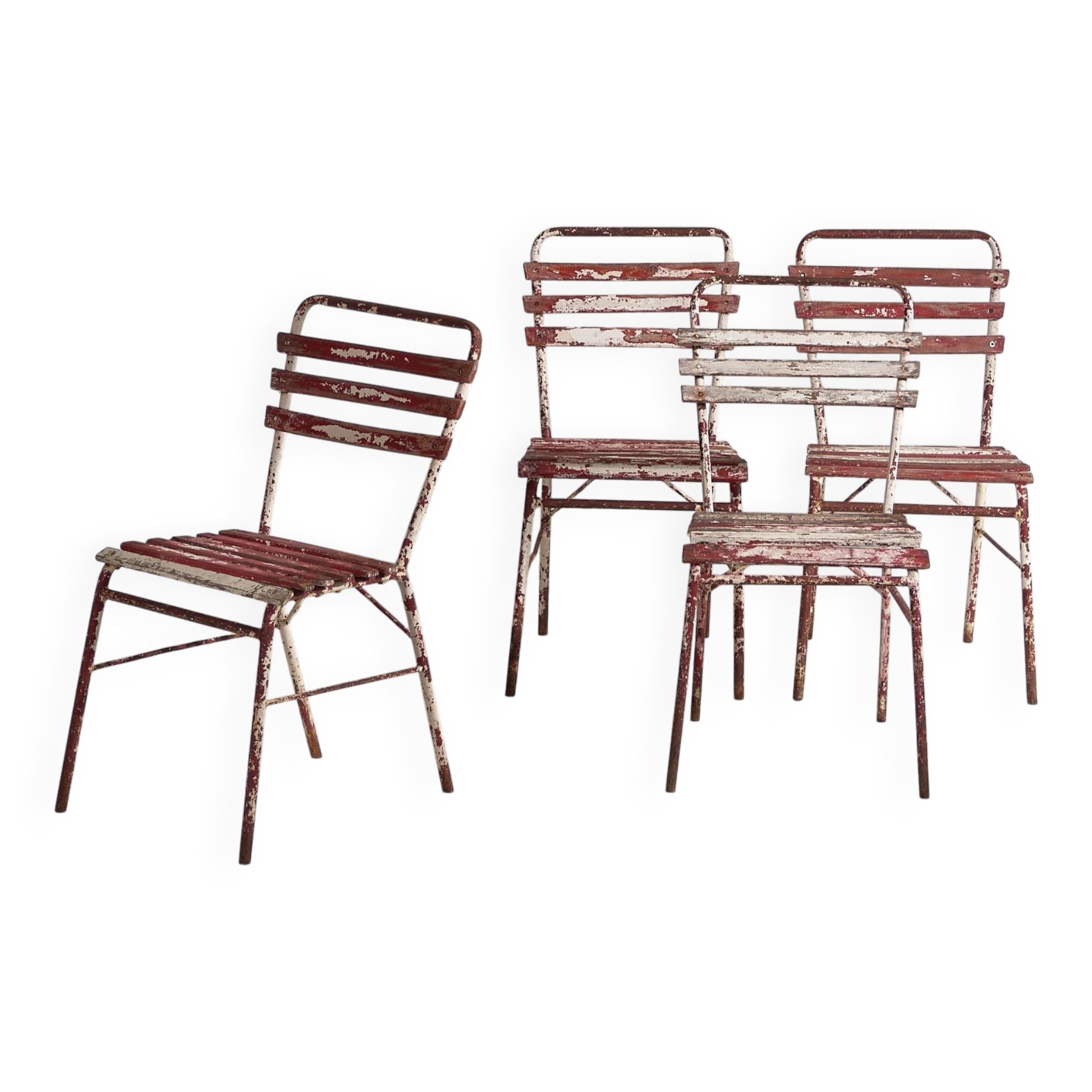 Antique red and white patio chairs (circa 1920). Set of 4 pieces