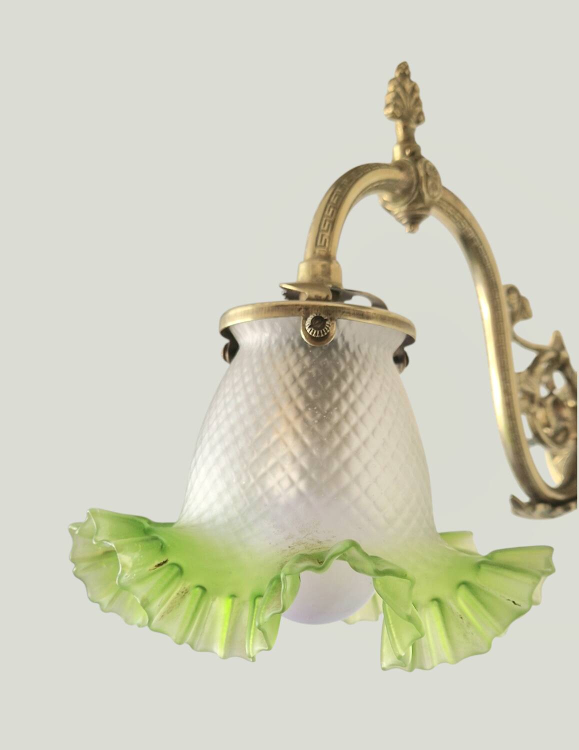 Louis XVI style wall sconce - Chiseled bronze and opaline glass