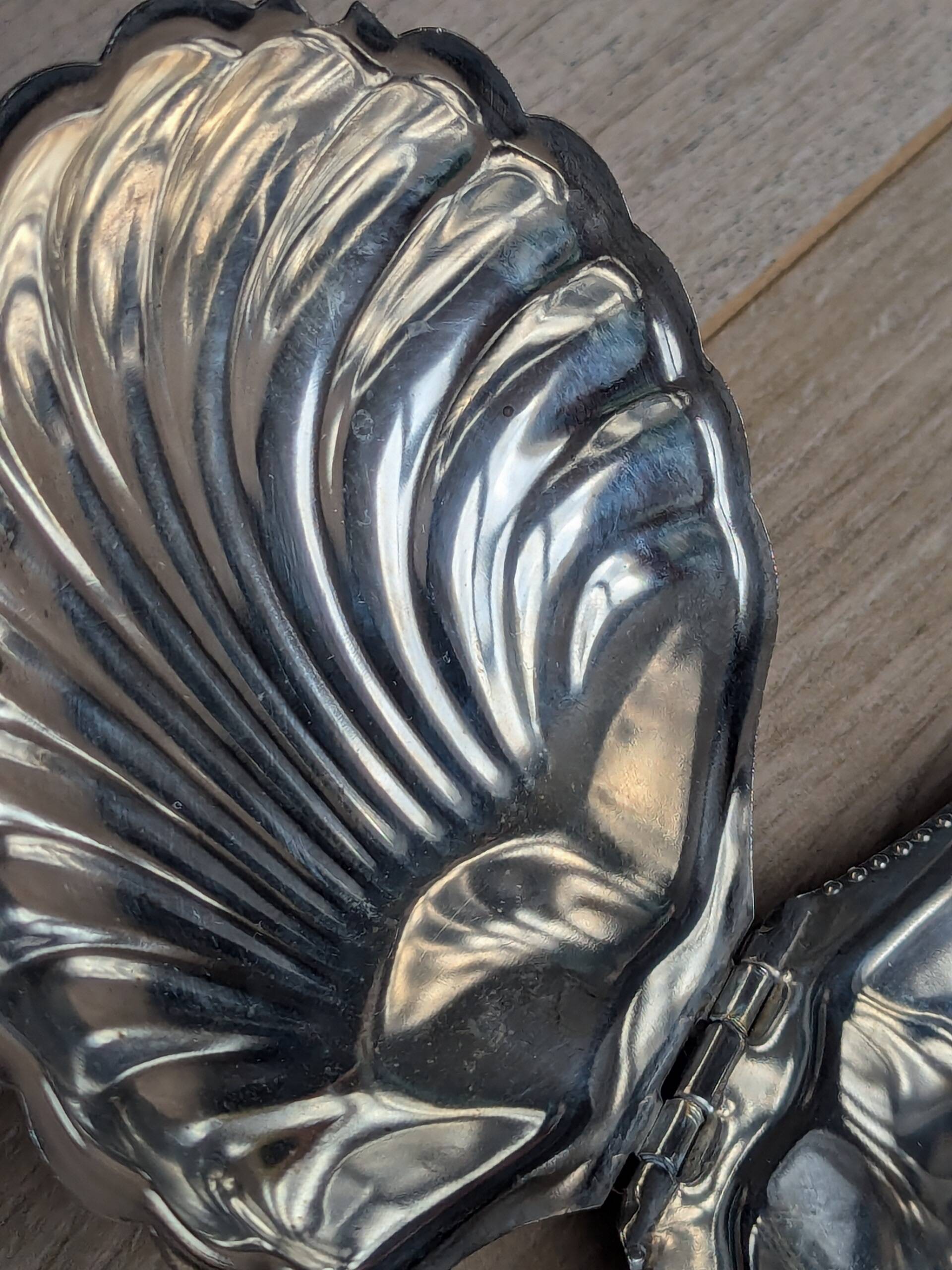 Shell ashtray - scallop shell