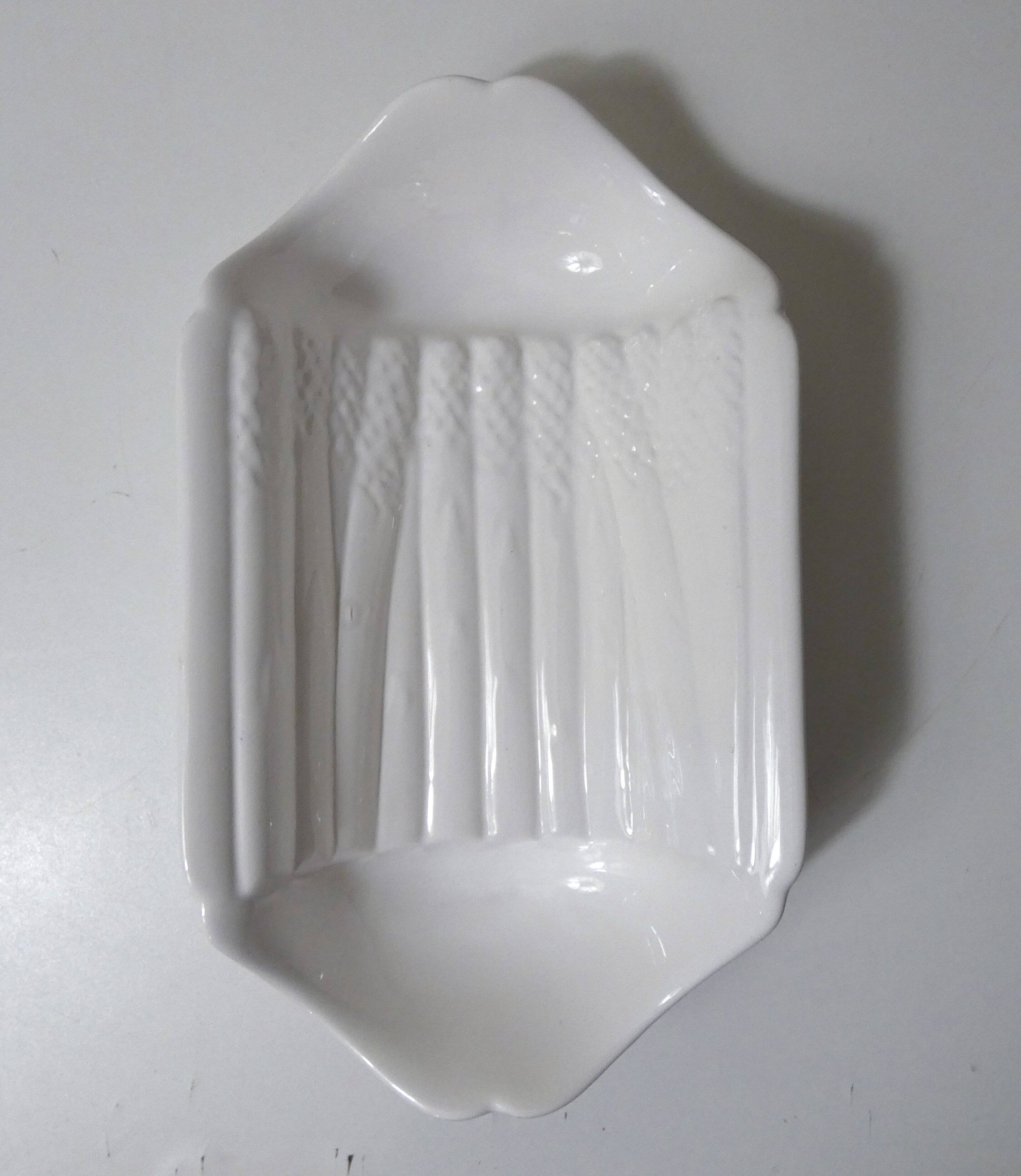 8 plates + 1 asparagus dish, salins earthenware, vintage white pompadour