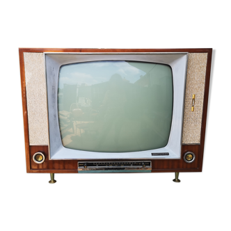 Vintage television Amplivision model AV 604