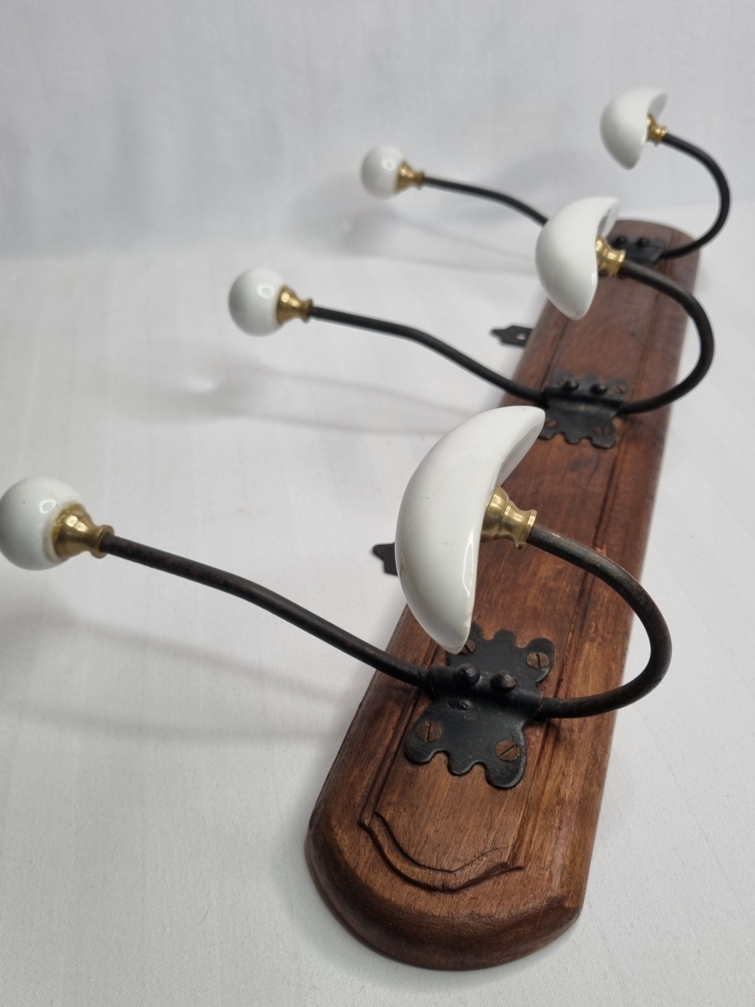 Bistro wall rack in porcelain, metal and wood, vintage
