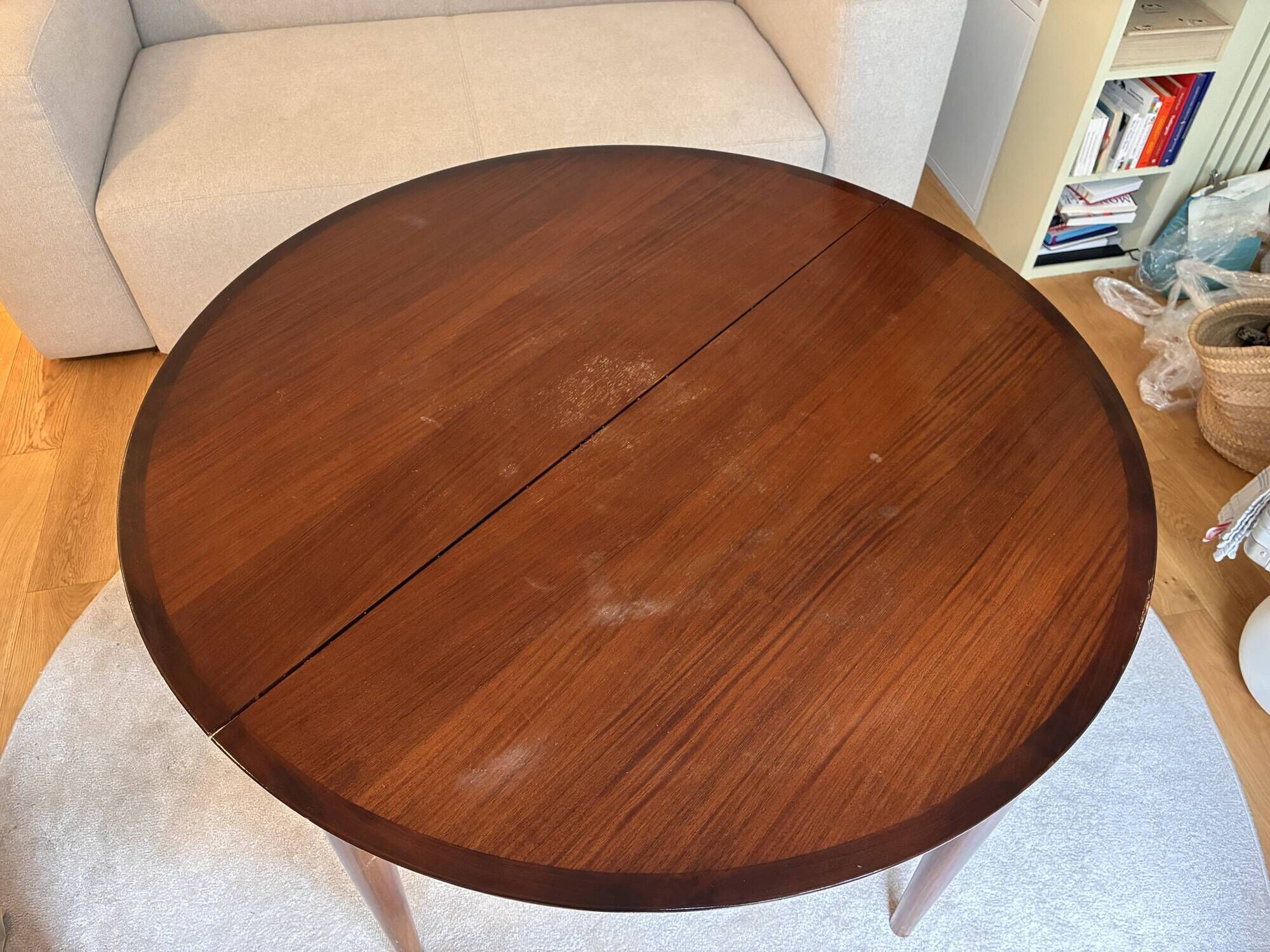 Round dining table Lubke in rosewood from the 1960s.