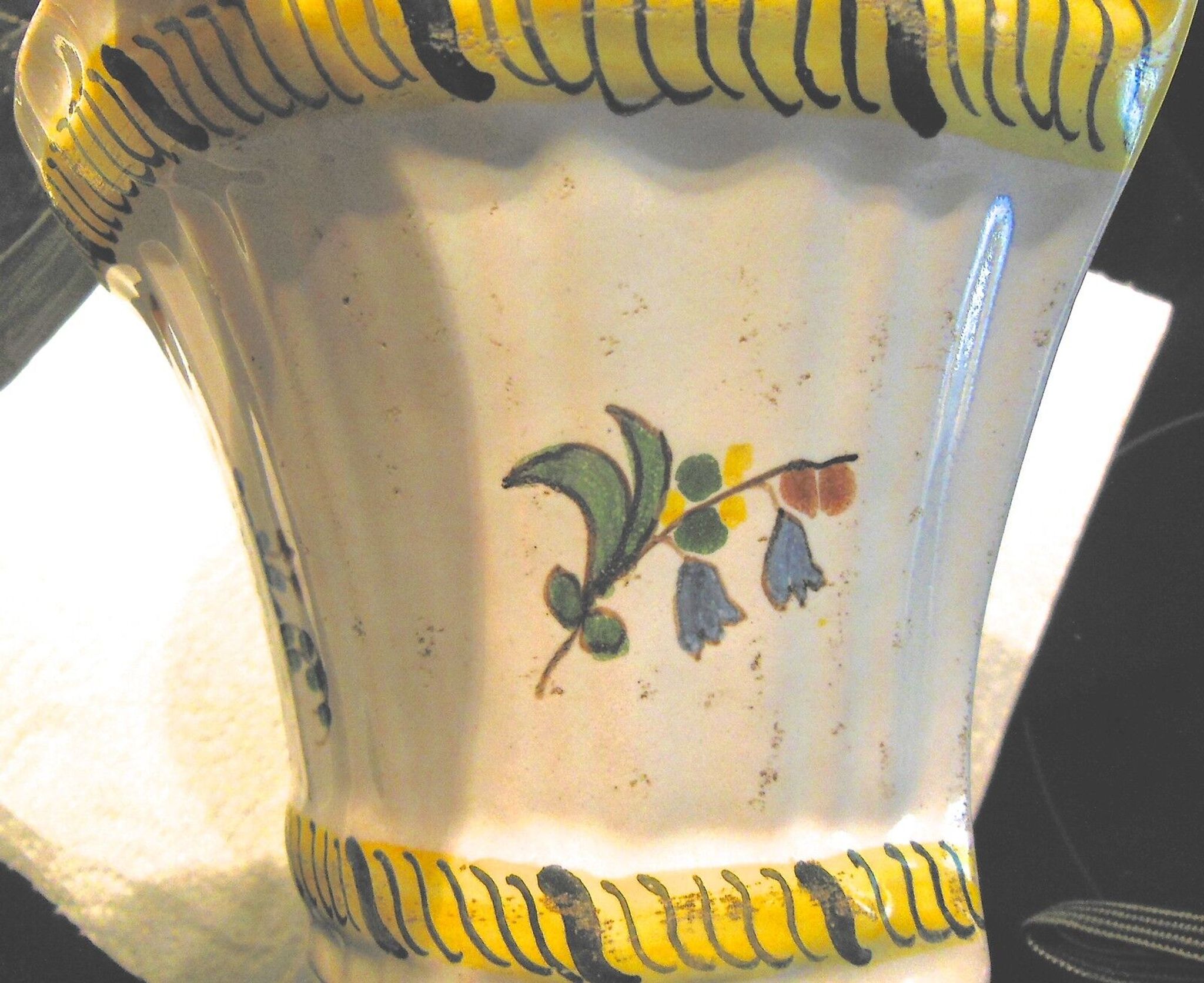 Vase bouquetiere faience enamelled of la Rochelle - XVIIIth century