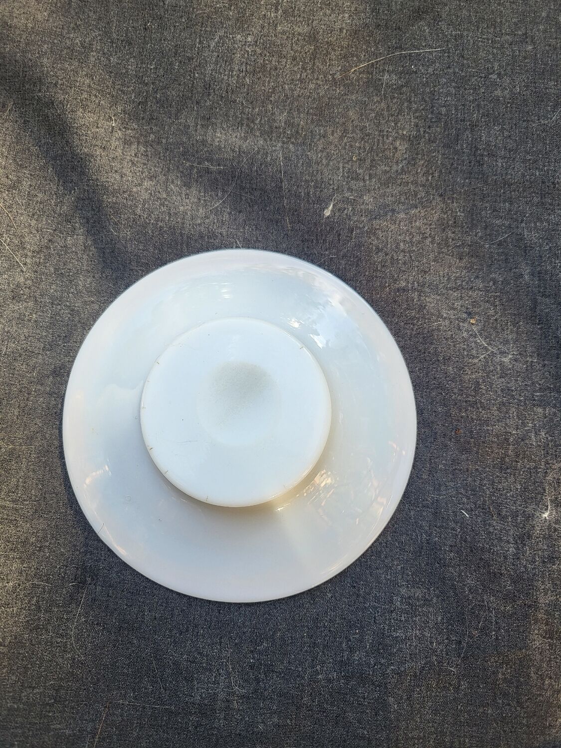 Night service in opaline Miniature dinette