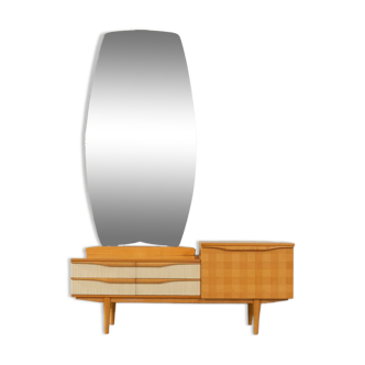 Coiffeuse enchanteresse des années 1960