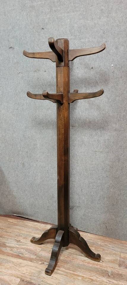 French design parrot coat rack in solid wood from the 1950s.