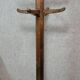 French design parrot coat rack in solid wood from the 1950s.