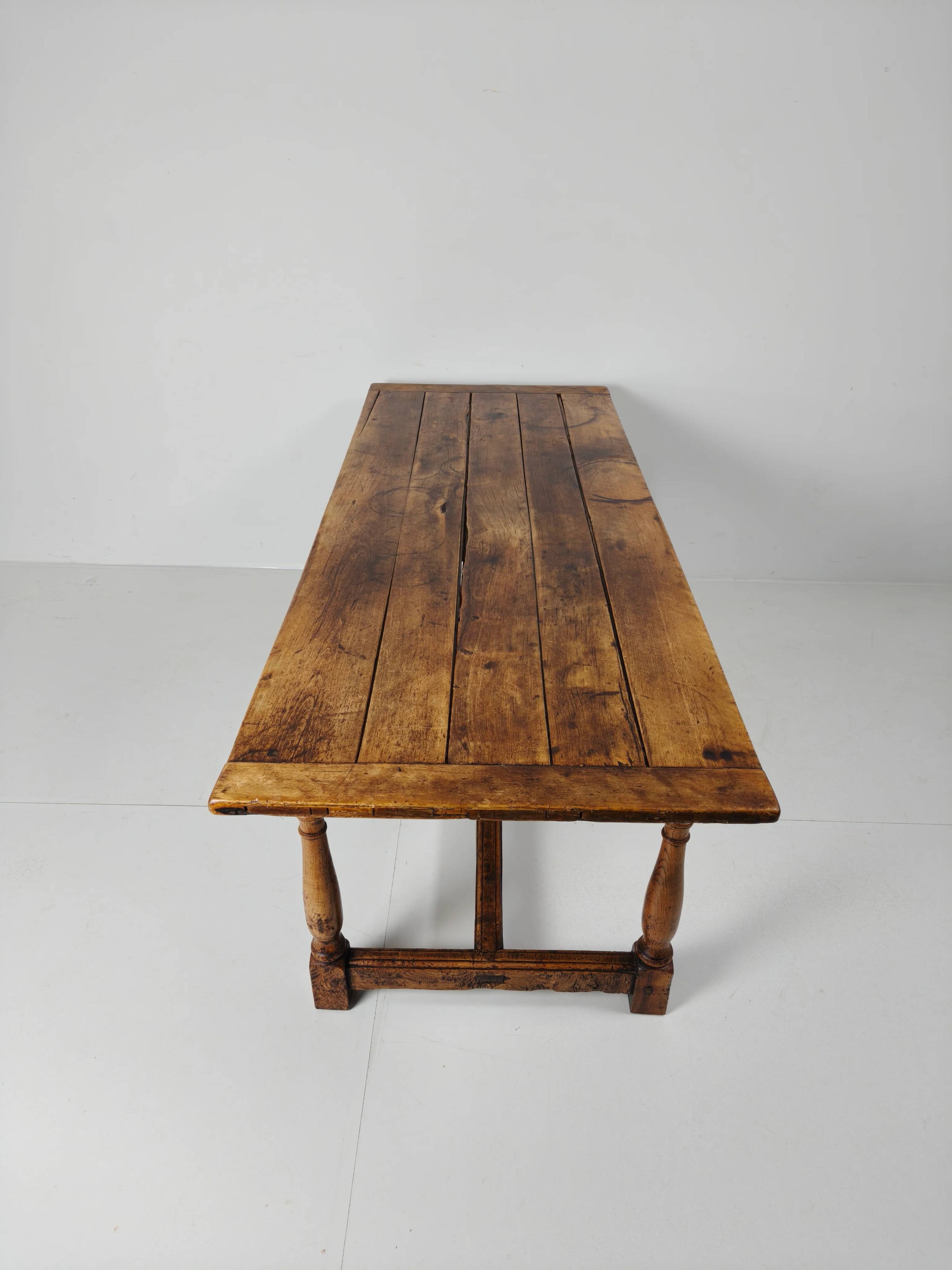 French antique dining table 1800-1830