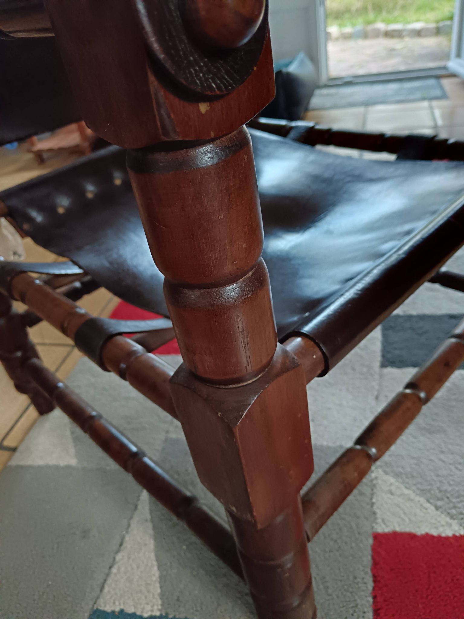 Vintage Iranian armchair wood & leather – Safari style – 60s/70s