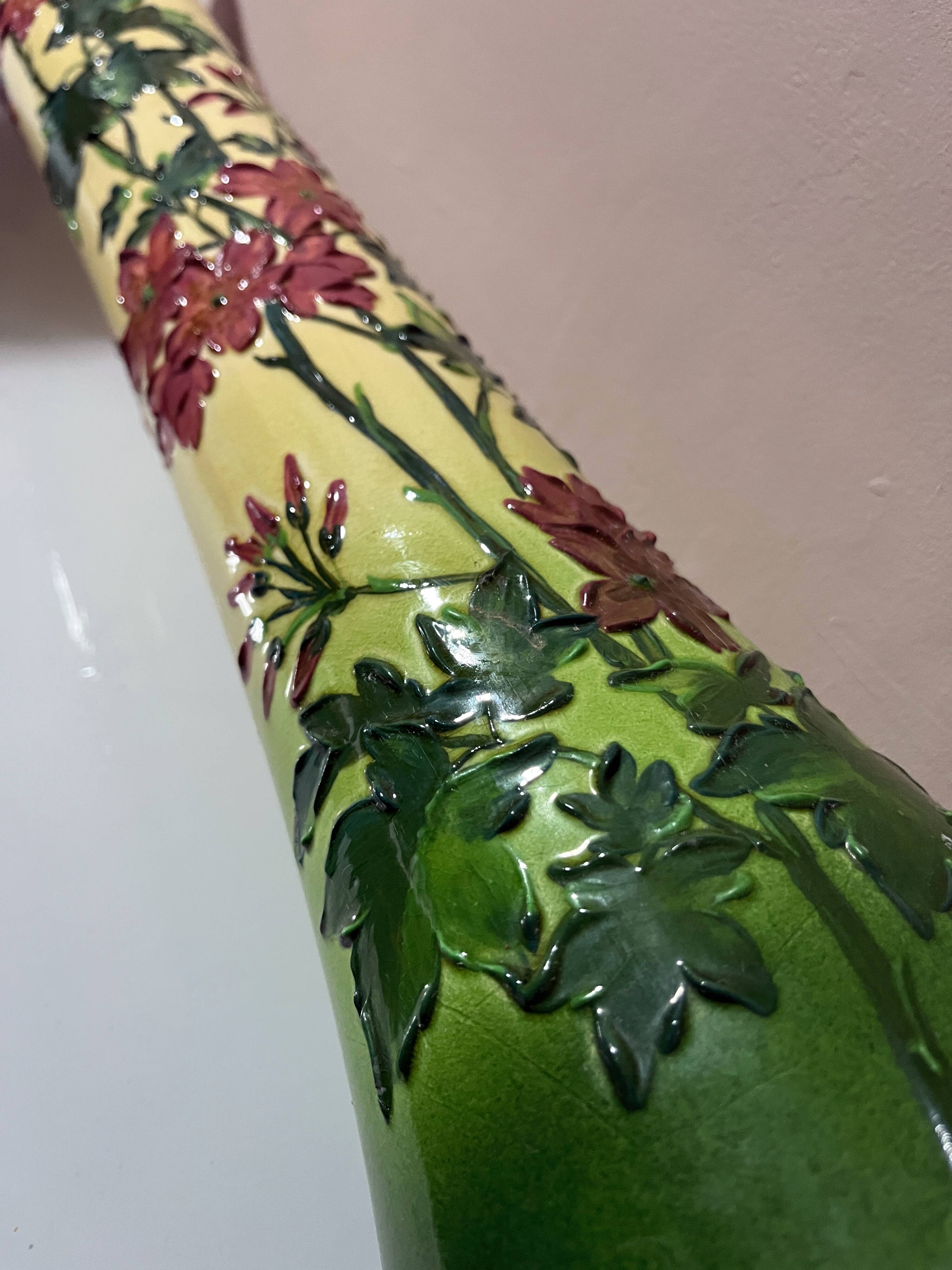 Sarreguemines vase (model 9848) floral patterns 1830