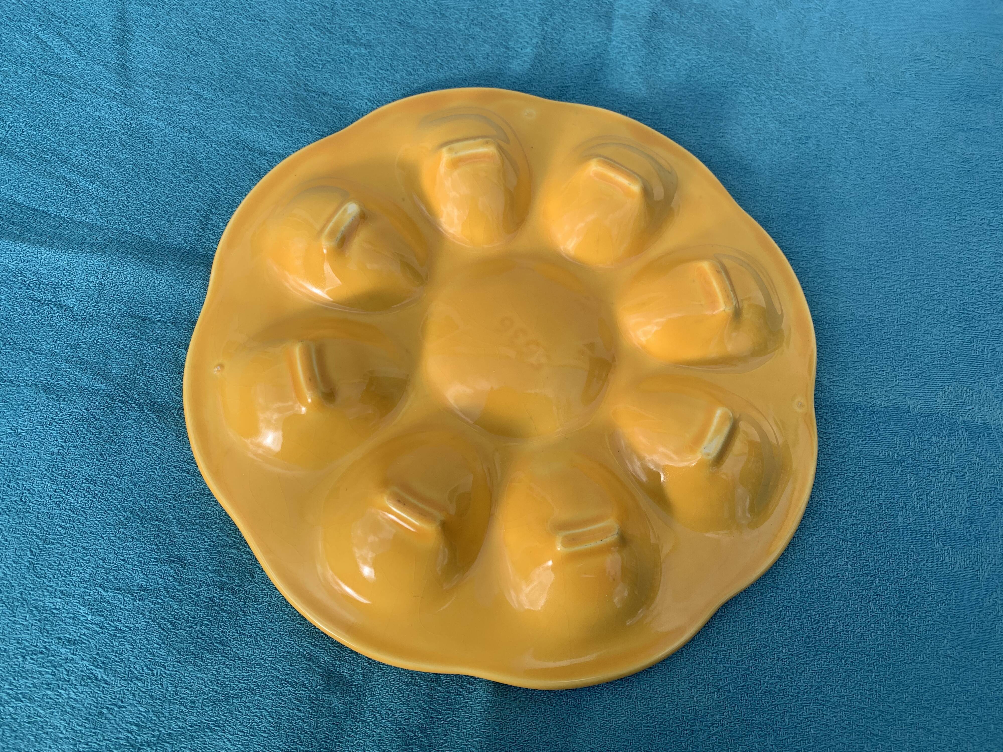 Flat plate, for 8 eggs in glazed ceramic slurry vintage yellow slip