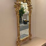 Miroir doré en bois