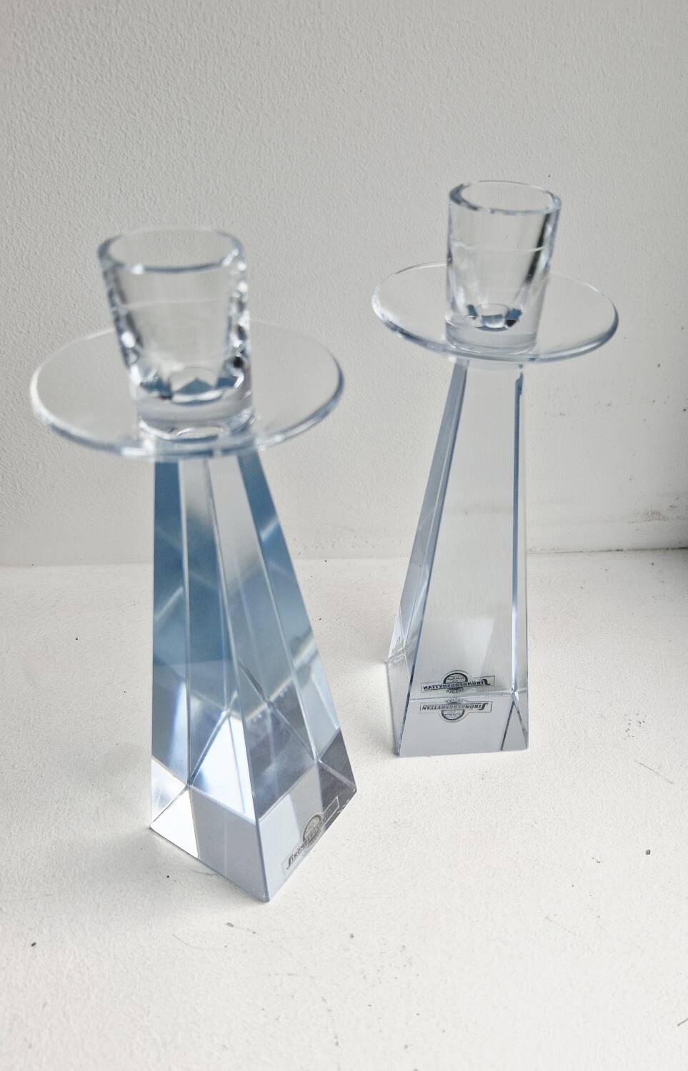 Paire de bougeoirs en cristal