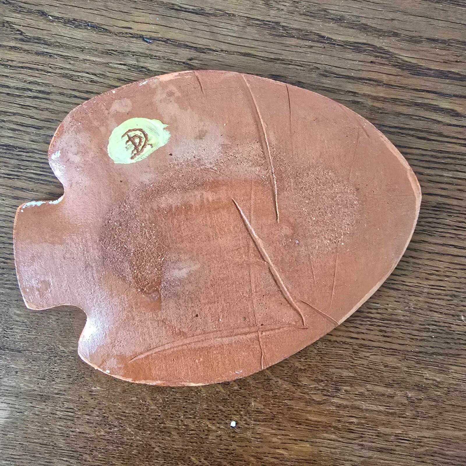 Hand-painted artisan fish plate, signed – Coloured terracotta with naive decoration