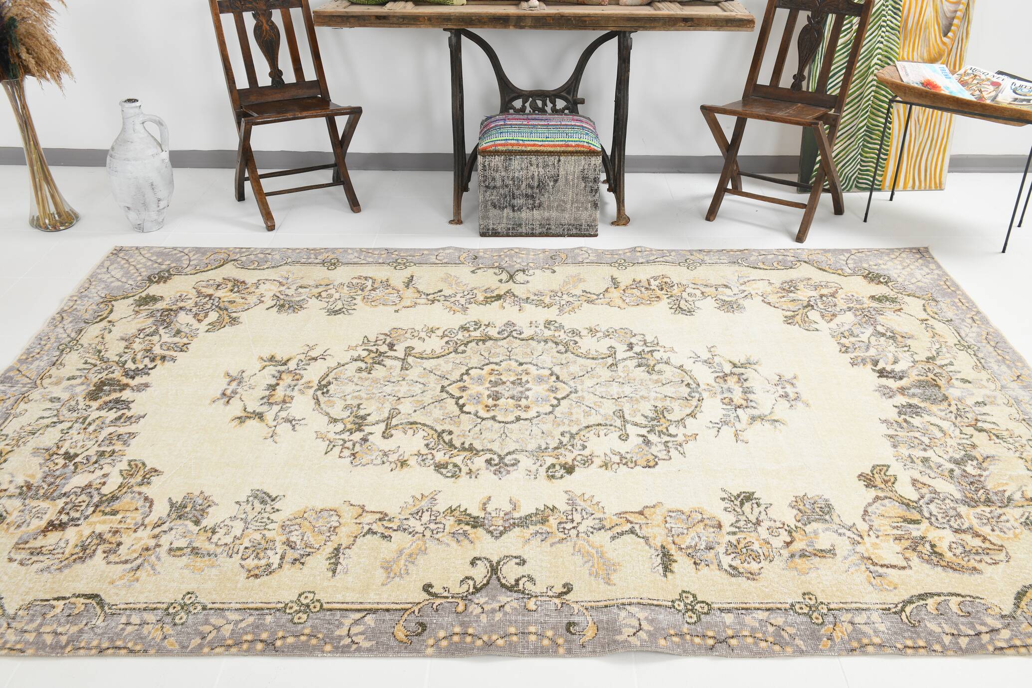 6x10 Classic & Bordered Beige Turkish Vintage Rug, 193x306Cm SK 5705