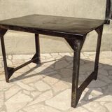 Riveted welder table