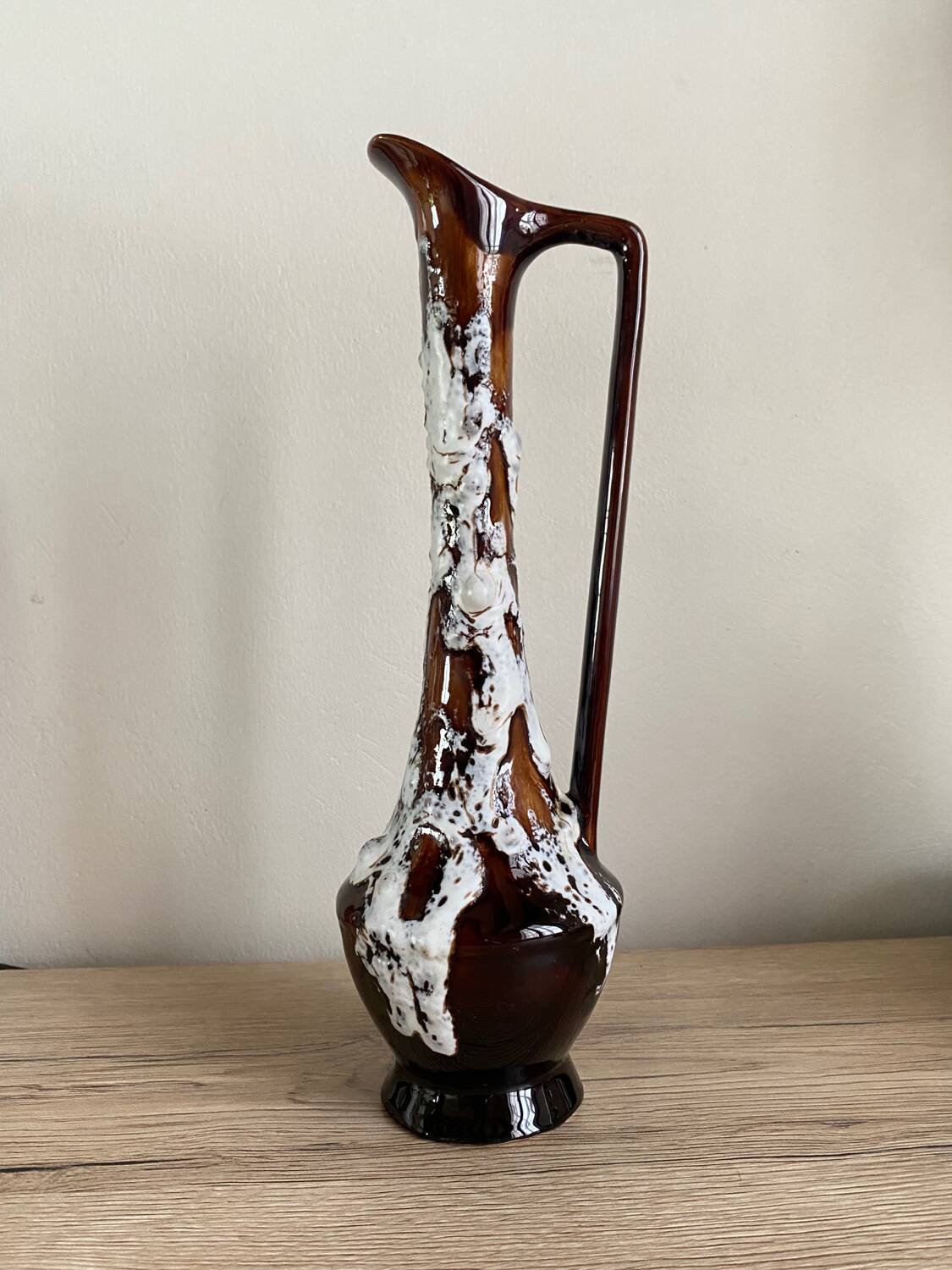 Vallauris soliflore handle vase