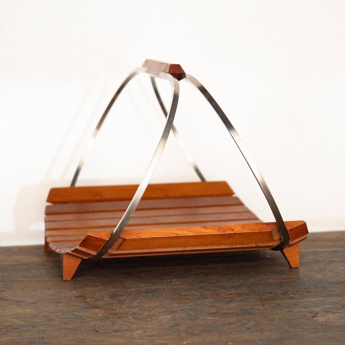 Wega Mod. 1901 magazine rack by Ico Parisi for Stildomus