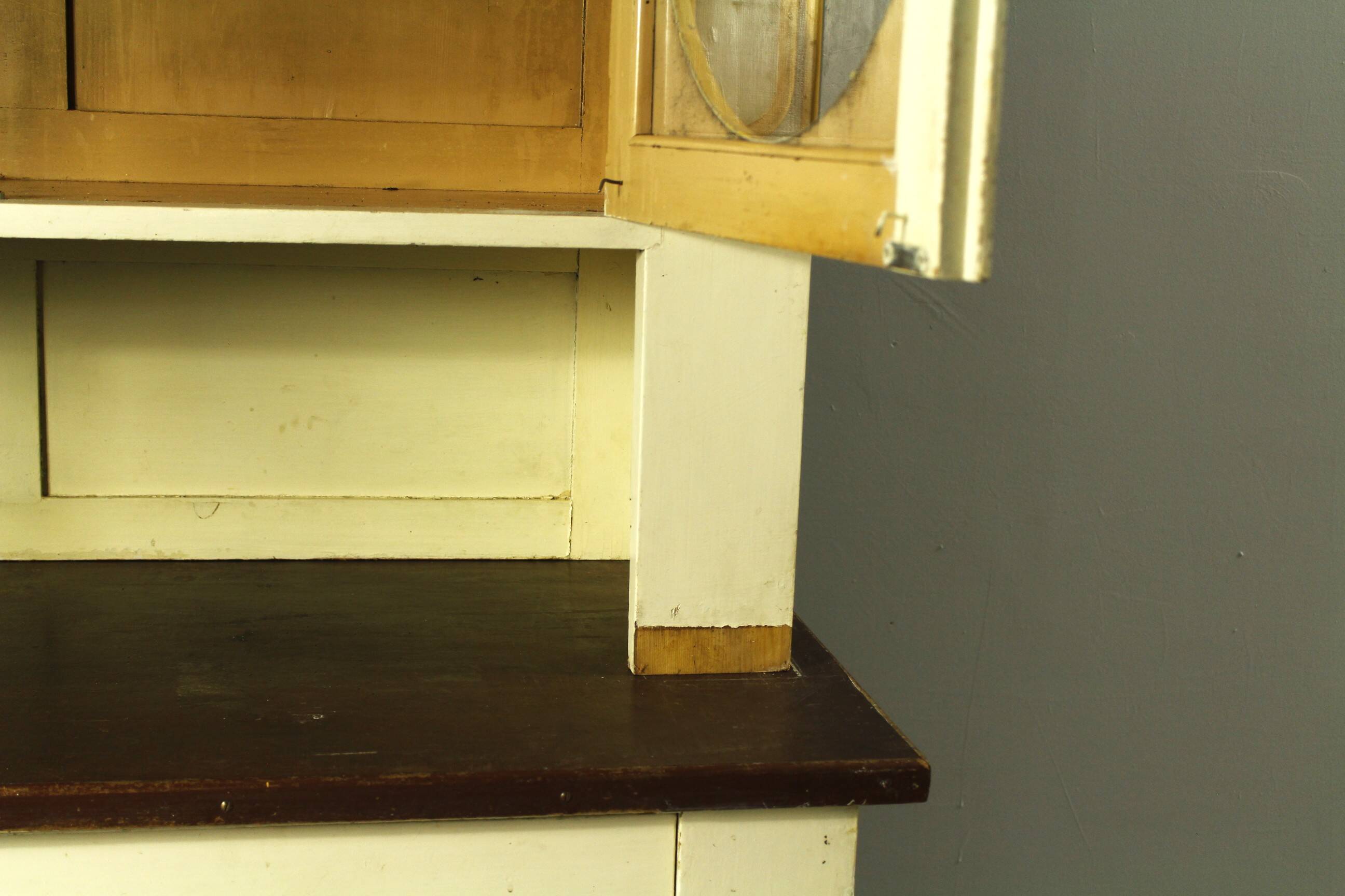 Armoire de cuisine rondocubiste, République tchèque, années 1920