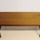 Table basse en teck avec feuille d'extension noire, design danois, années 1960.