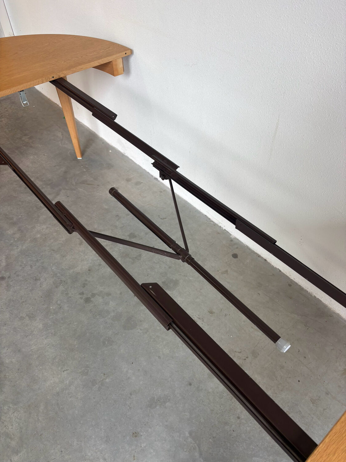 Vintage extendable round dining table Omann Jun