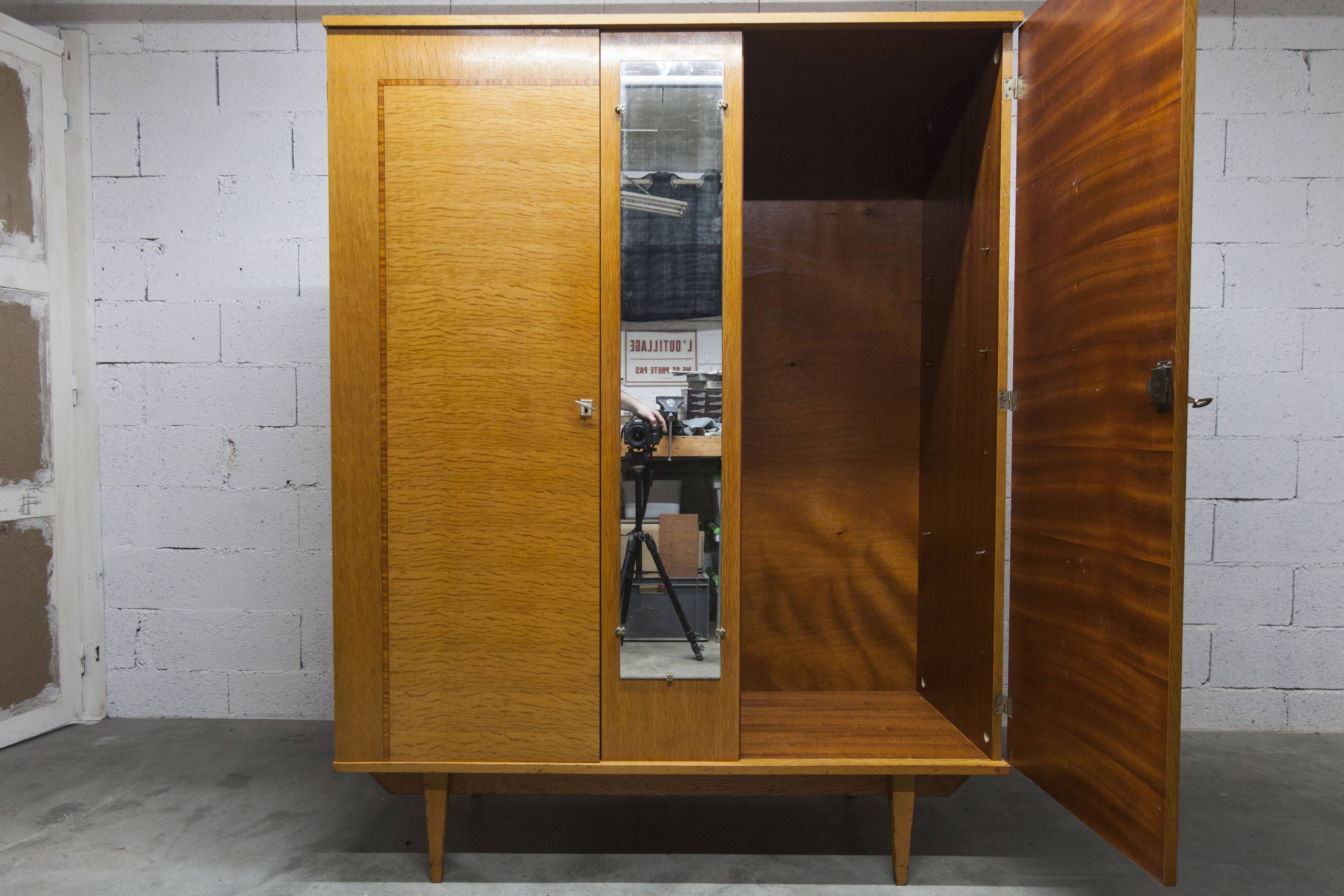1970 Scandinavian wardrobe with shelves and mirror, 21x126, 2 doors.