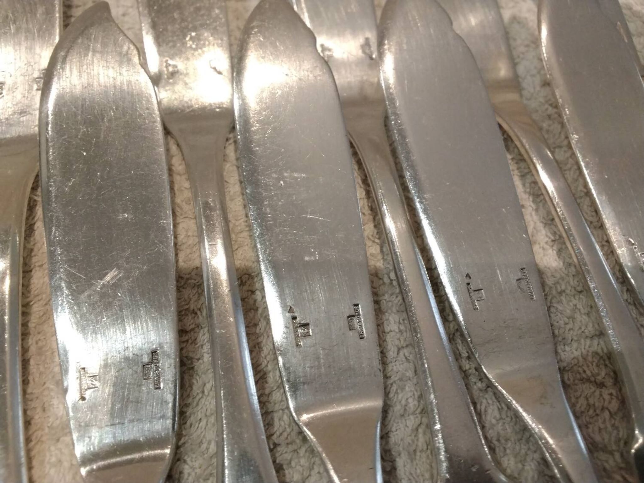 12 fish cutlery sets, 24 pieces, silver-plated metal, Christofle Cluny silversmith