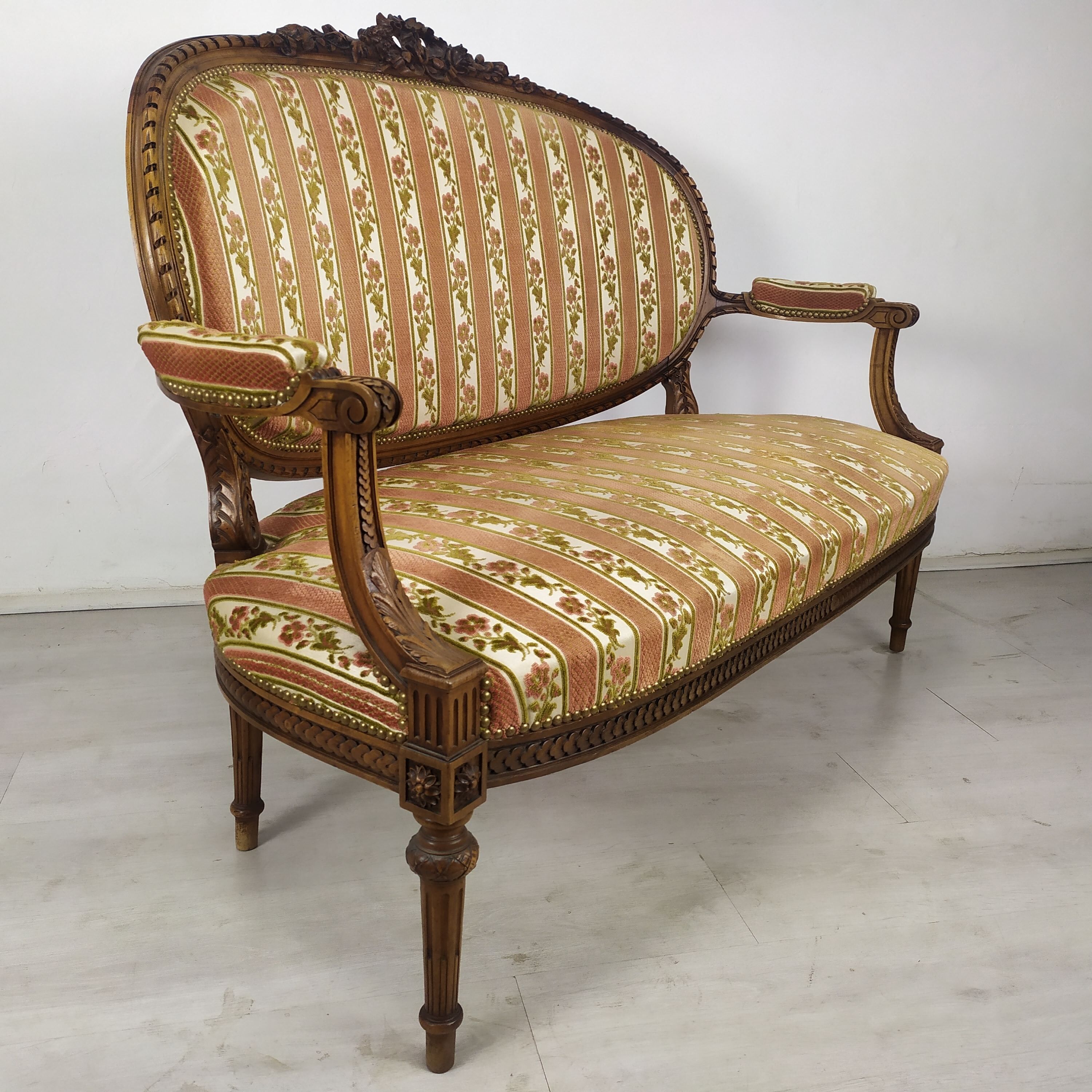 Lounge armchairs bench medallion