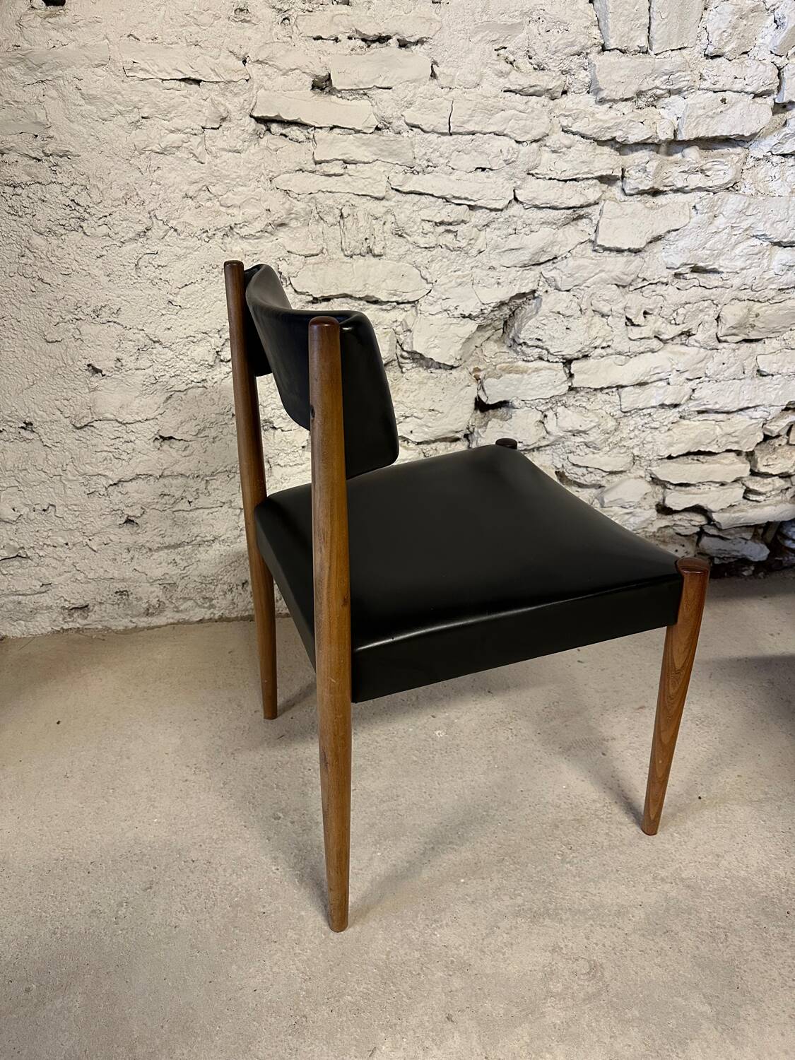 6 Scandinavian chairs by Aksel Bender 1960
