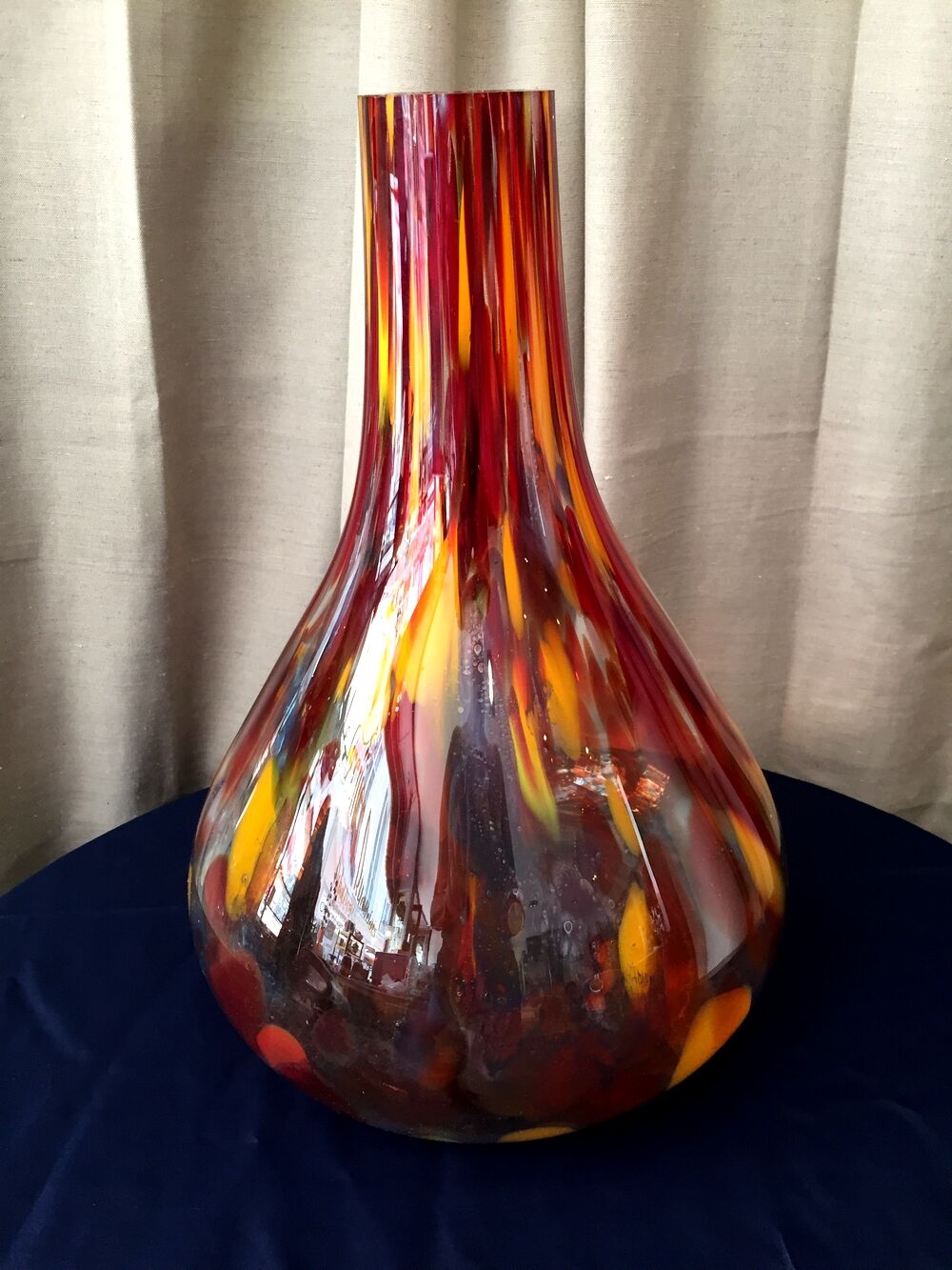 Vase made of multicolored glass paste