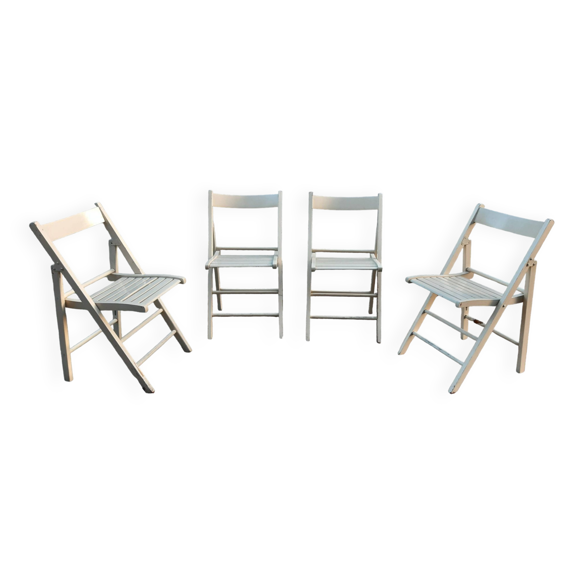 Set of 4 vintage folding chairs.