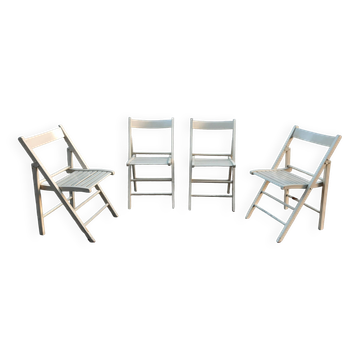 Set of 4 vintage folding chairs.