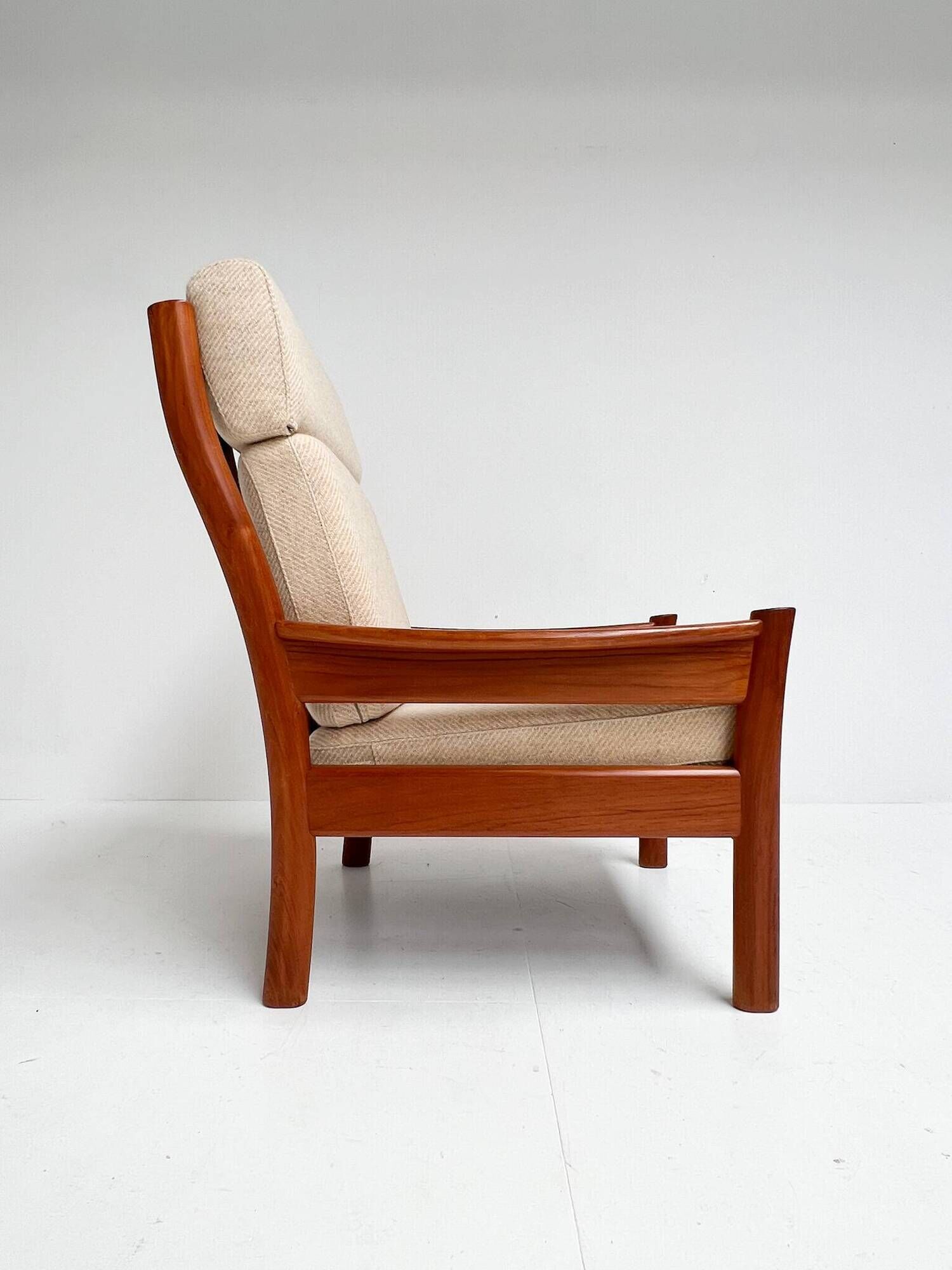 Set of men's and women's armchairs by Dyrlund (2 chairs), 1960s