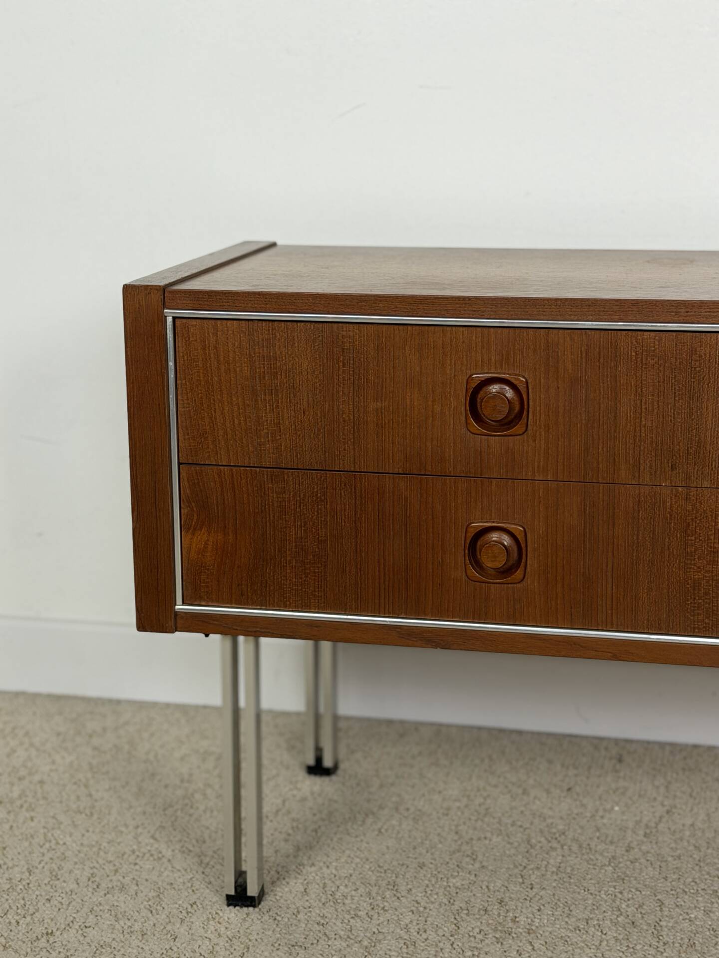 Enfilade basse vintage 4 tiroirs – années 70