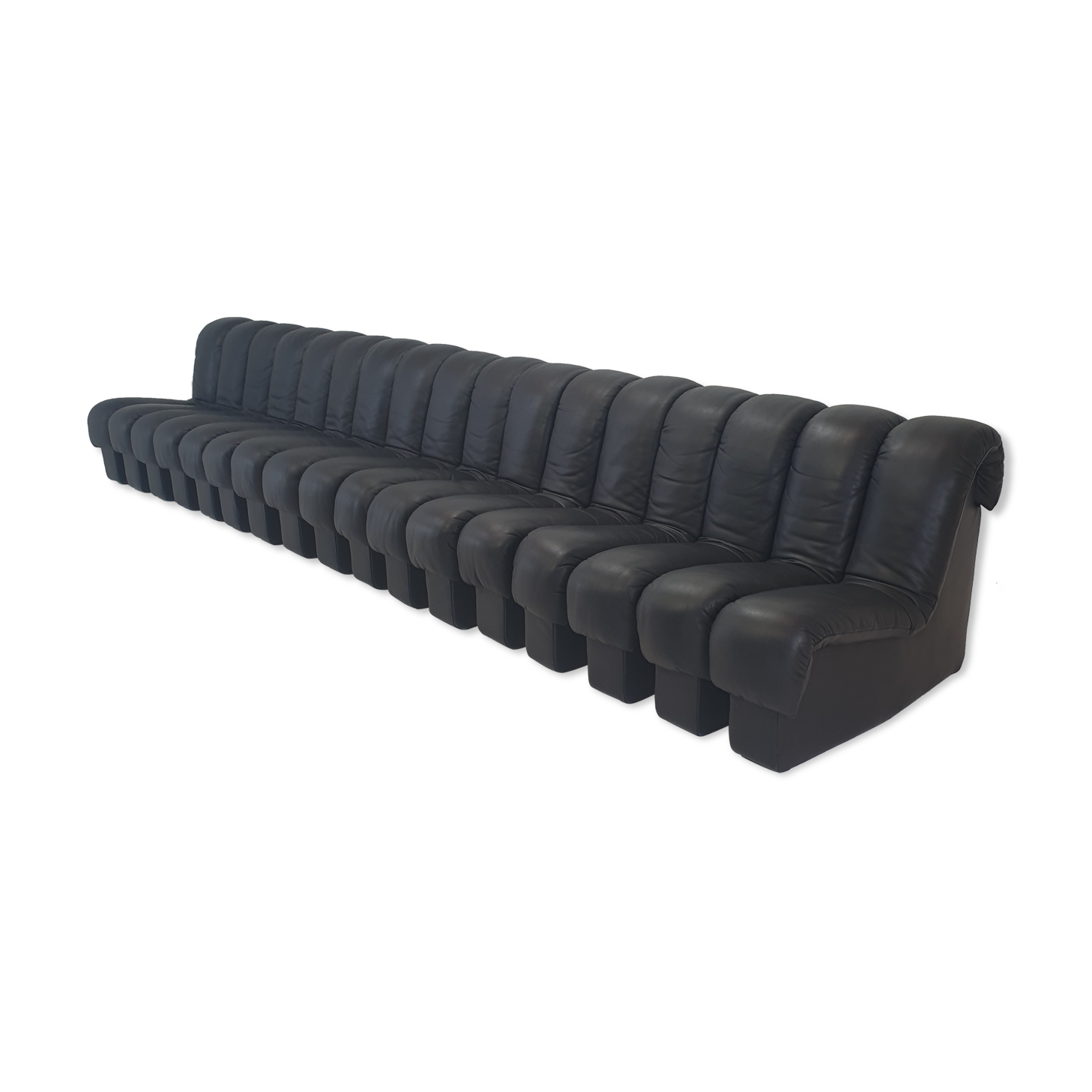 De Sede DS-600 "Non Stop" Snake Shaped Modular Sofa in Full Black Leather