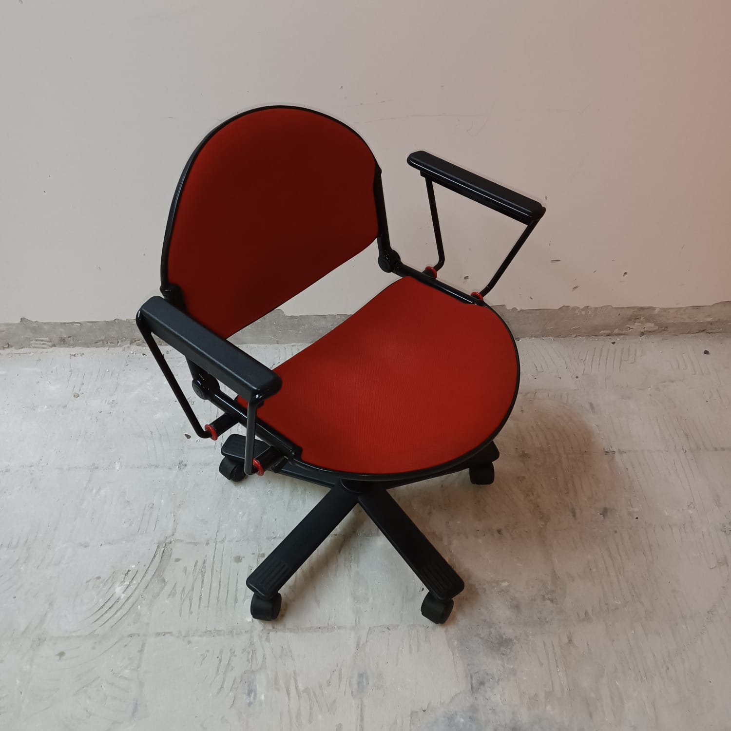 2 office chairs