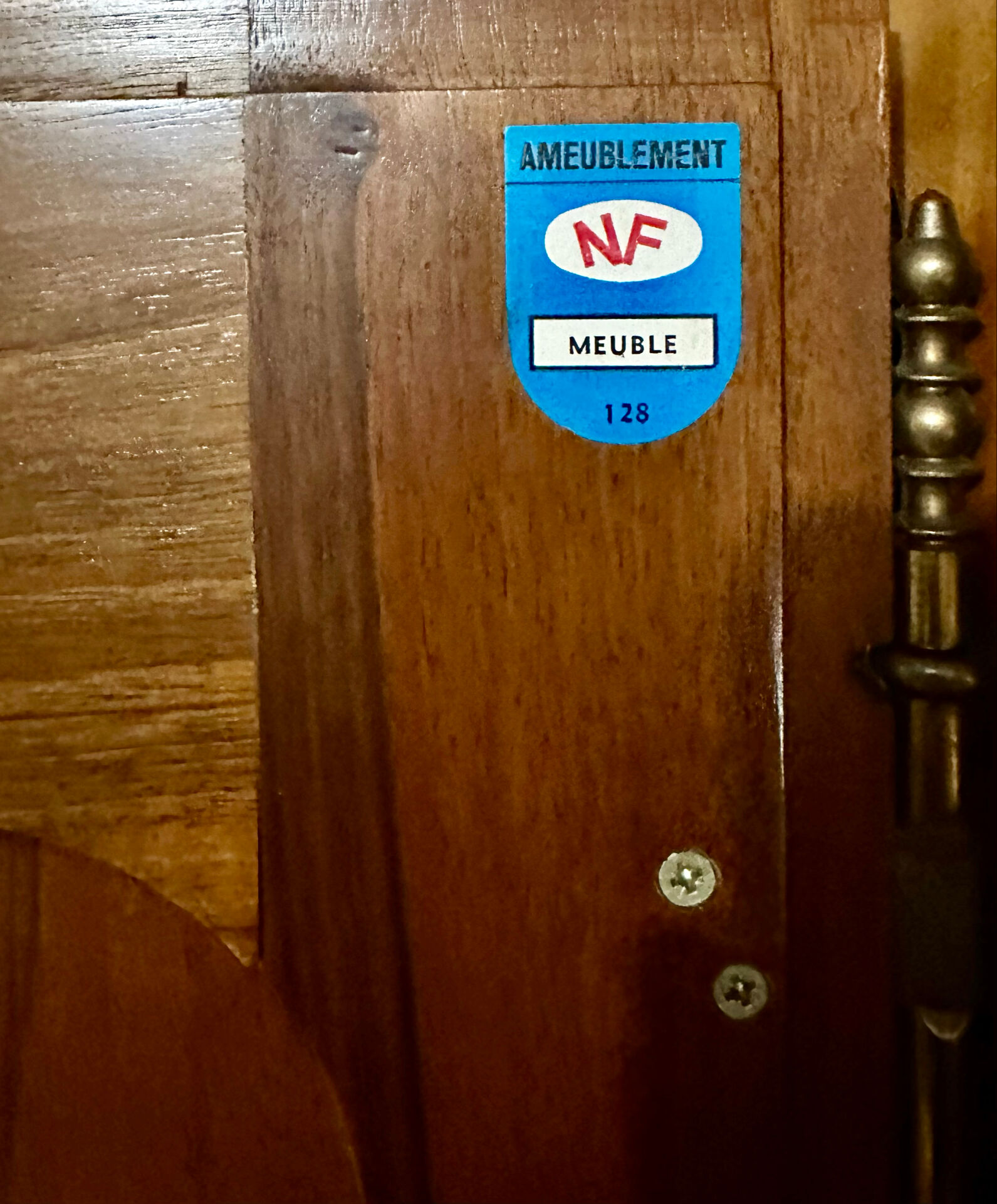 Regency style in solid walnut