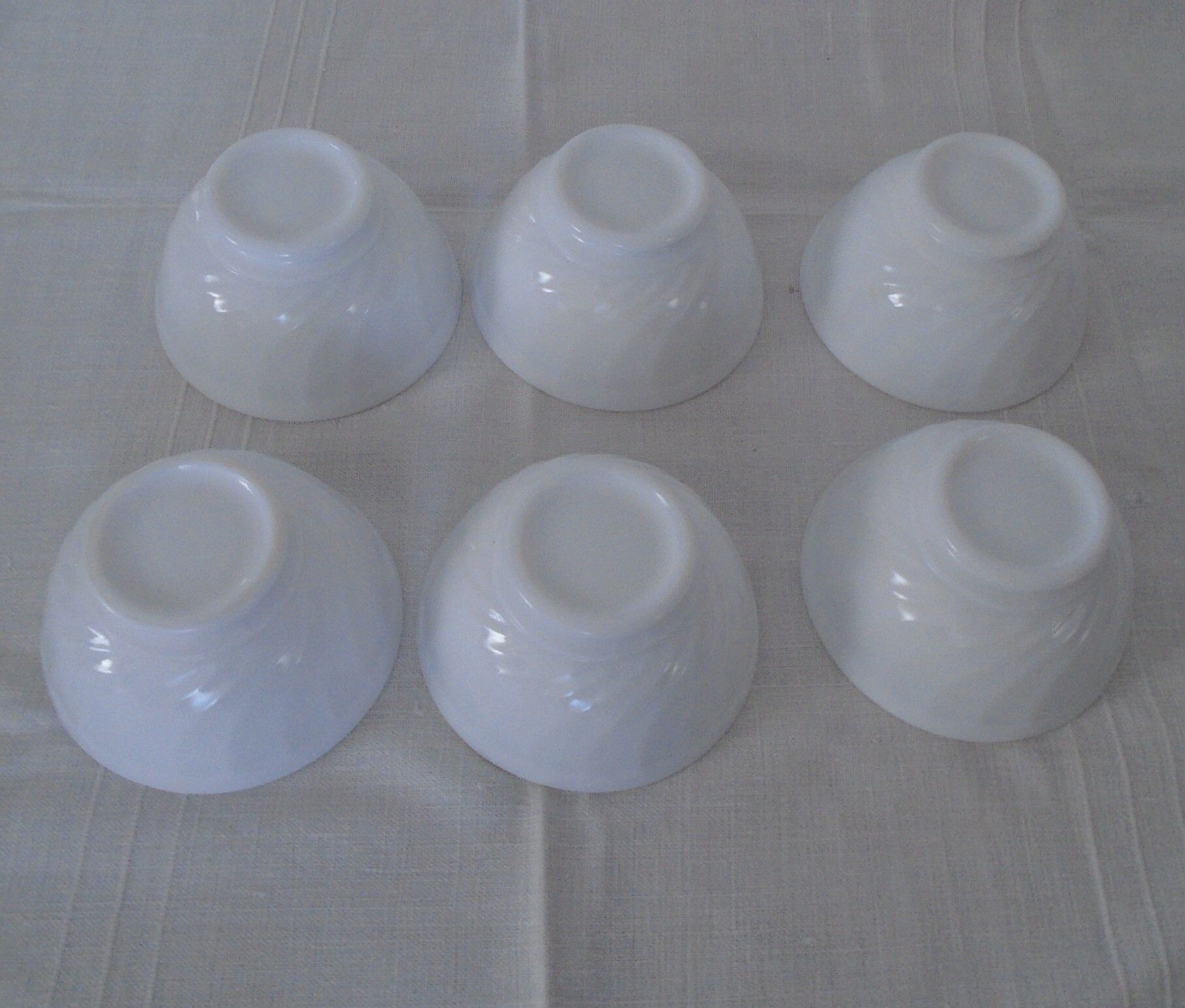 6 white bowls with arcopal twists france