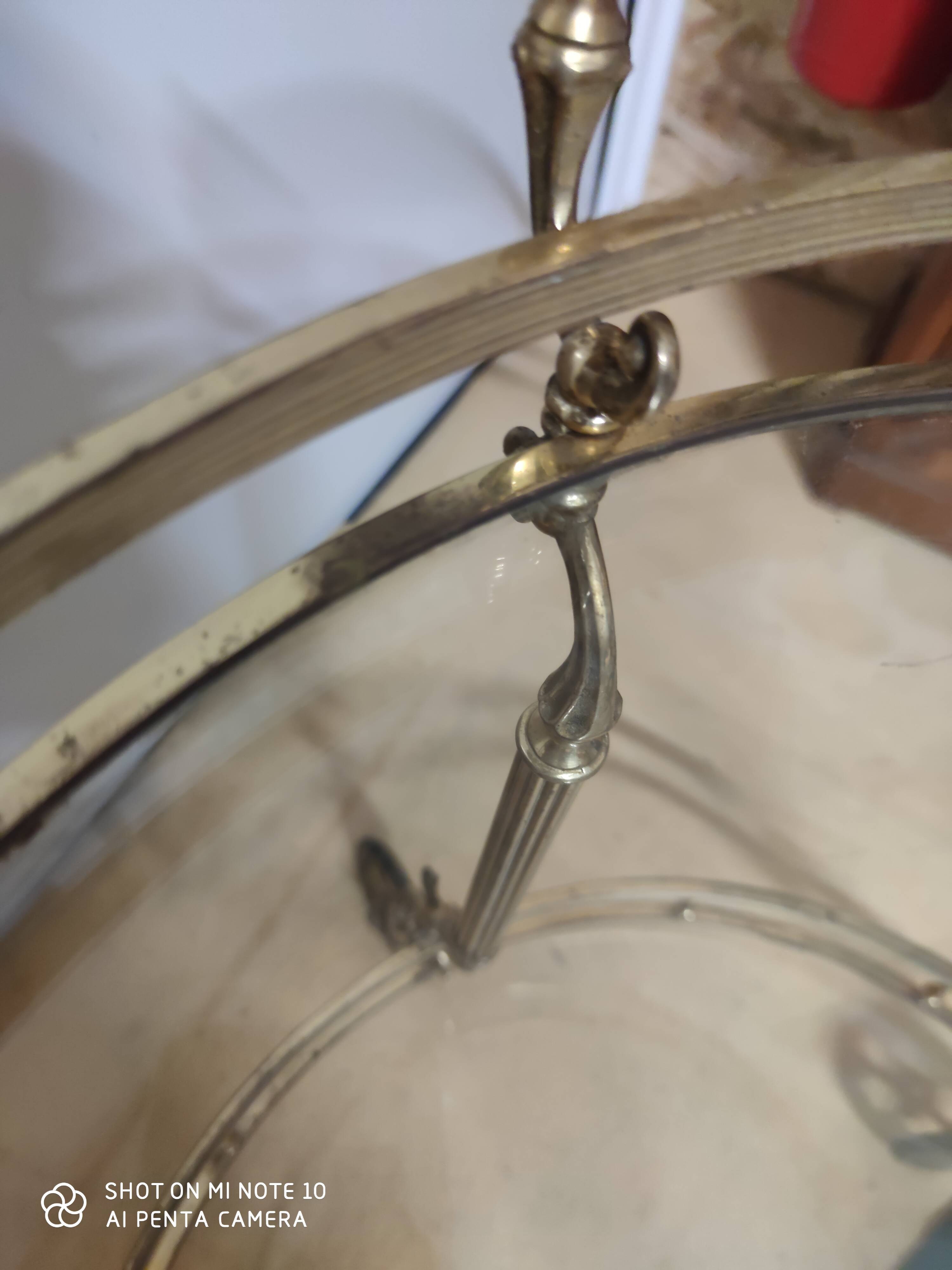 Serving table